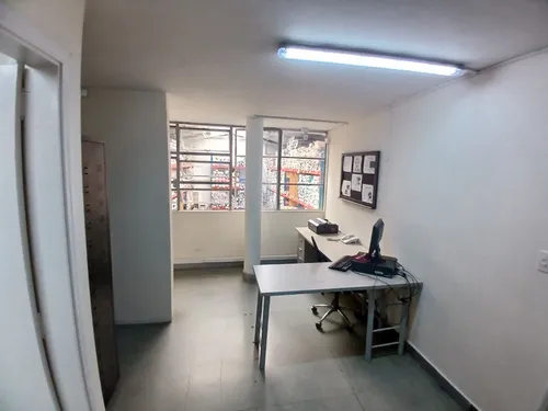 Casa Local En Arriendo Ubicada En Medellin Sector Laureles (25880).