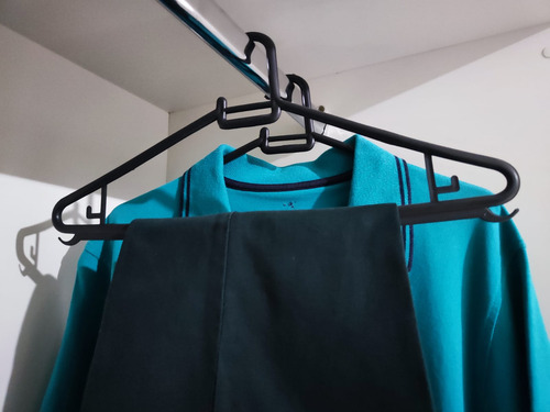Cabide Adulto 100 Unidades Preto Resistente Da Reibrink