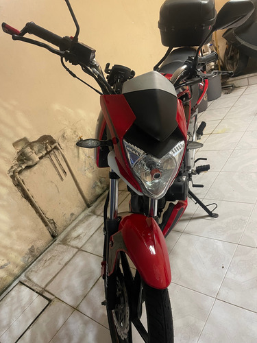 Ft250ts Color Rojo Con Negro.