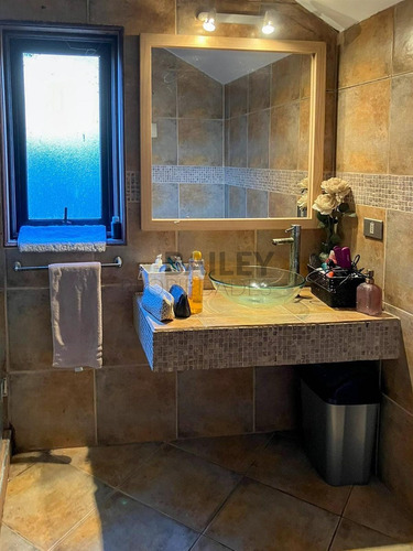 Casa Amoblada En Arriendo De 5 Dorm. En Concón