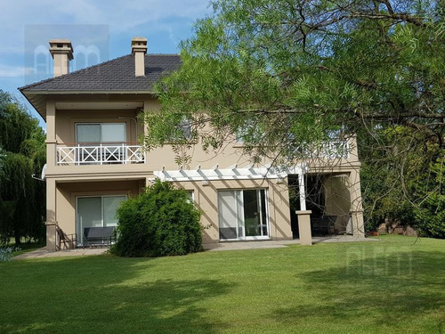Muy Linda Casa En Saint Thomas Sur