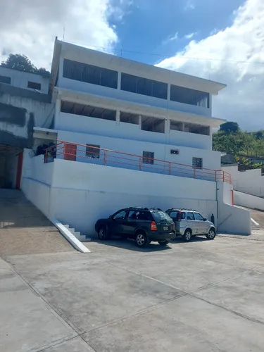 Galpón Industrial De 2.100 Mts