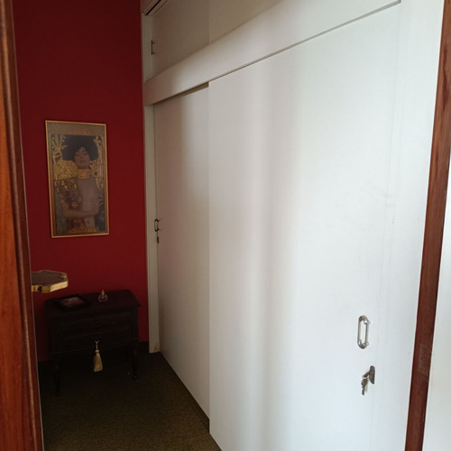 Se Vende Casa En La Calle Junin De Anaco, Con Un Amplio Terreno De 1693 Metros Cuadrados. (a.p)