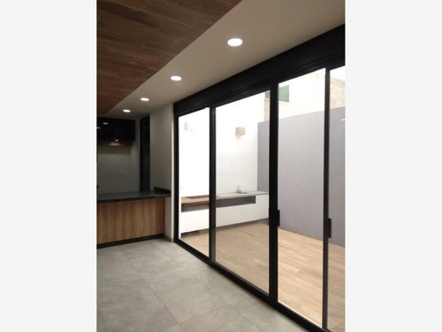 Casa Sola En Venta Loretta
