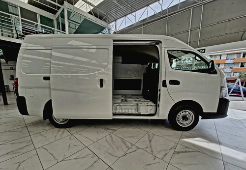 Nissan Urvan 4p Amplia L4/2.5 Man A/A P/Seg