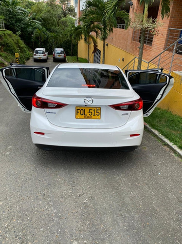 Mazda 3 2019 Touring Mecánico 15mil Kms