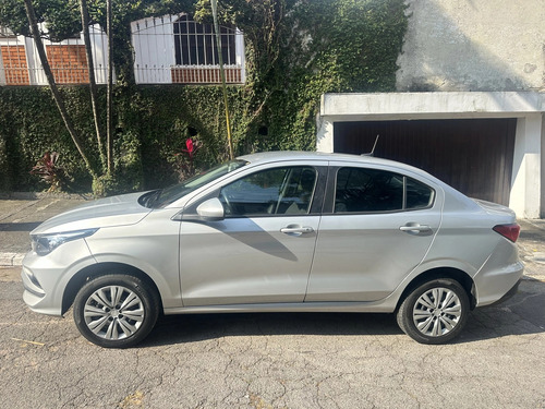 Fiat Cronos 1.0 Drive Flex 4p
