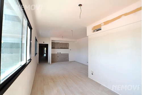 Oportunidad!! Monoambiente Luminoso De 32.50 M2 Totales Con Cocina Integrada