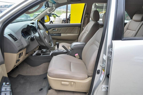 Toyota Hilux SW4 SRV 3.0 4X4 AT (7L)