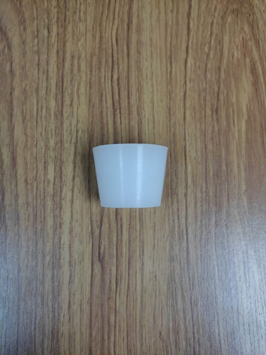 Imagen 2 de 4 de Tapon De Silicon Para Botellon #10 Perforado Para Airlock