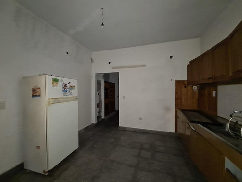 Imagen 6 de 22 de Casa 5 Ambientes Con Parque Y Entrada Para Autos