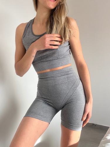 Conjunto Deportivo Mujer Top Calza Biker Frunce Levanta Cola