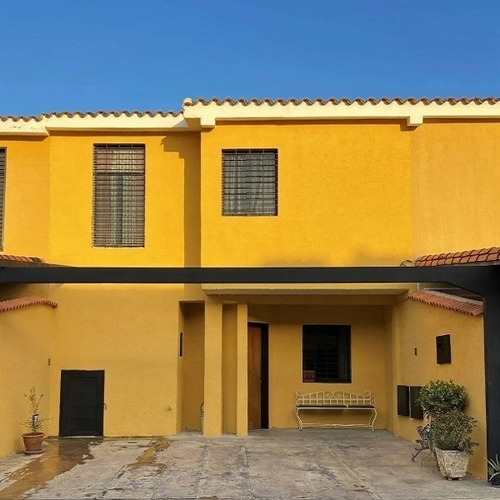 Imagen 2 de 16 de Townhouse En El Conj. Res. El Lirial. Pueblo De San Diego, Atth-194