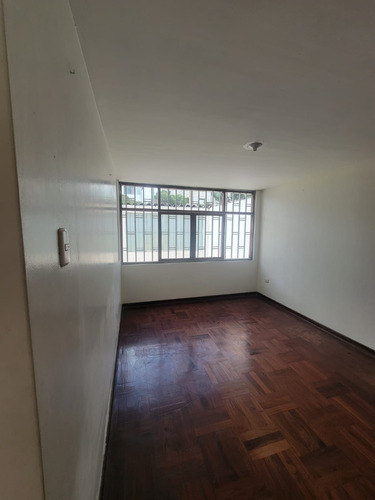 Vendo Casa En Palomino Lima | 120 M² | 2 Pisos + Cochera Y Patio | Alisos 210