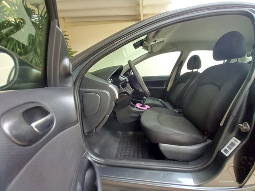 Imagem 11 de 15 de Peugeot 207 1.4 Xr 8v Flex 4p Manual
