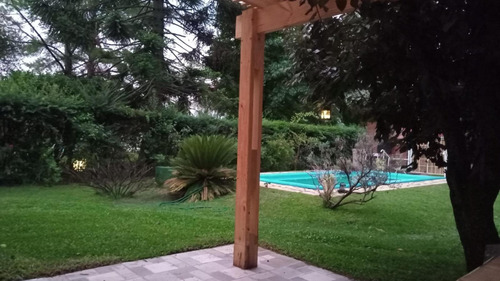 Casa En Venta - 3 Dormitorios 4 Baños - Cocheras - 751mts2 - Exaltación De La Cruz
