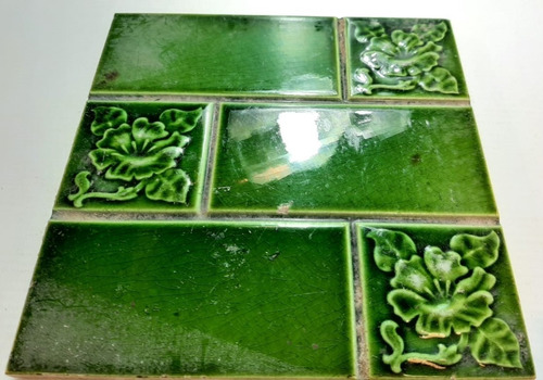 Imagen 2 de 4 de Antiguo Azulejo Mayólica Relieve Verde Motivo Floral 7581