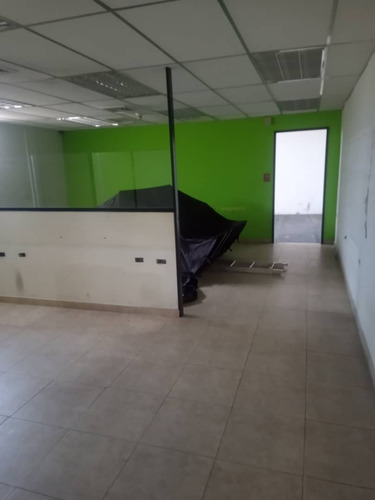 Imagen 13 de 17 de Se Alquila Local Comercial Av. Andres Eloy Blanco