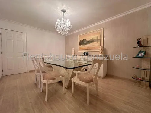 Casa En Venta. Urb. Alto Prado.