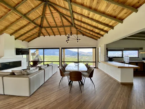 Casa En Venta En Alto De Los Migueles. Cod V1106