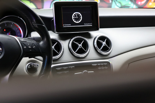 Mercedes-Benz Classe GLA 1.6 Style Turbo Flex 5p