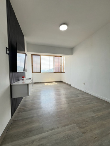 En Venta Apartamento En La Trigaleña, Residencia Gran Pama, Valencia. Maritza Lopez
