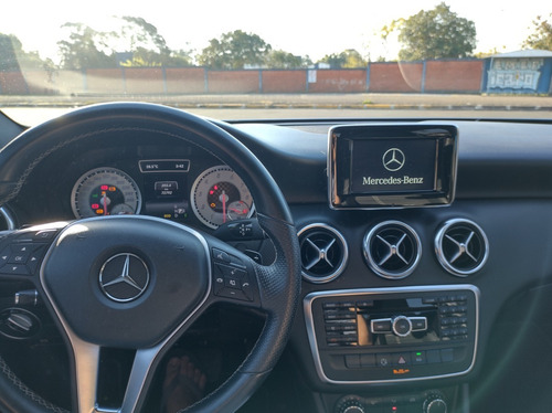 Imagem 6 de 15 de Mercedes A200 Urban