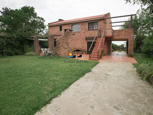 Casa En Alquiler Anual De 4 Dormitorios En Las Delicias,punta Del Este!