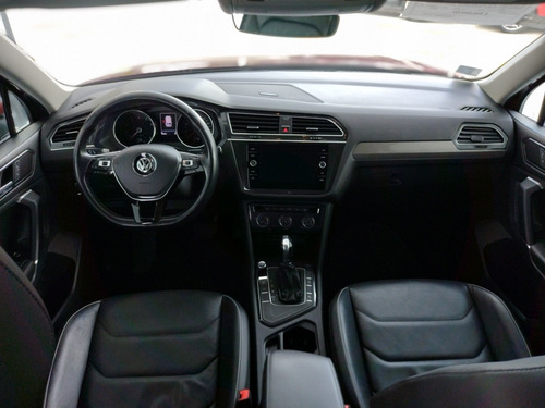 Imagen 9 de 10 de Volkswagen Tiguan 2018 1.4 Comfortline At