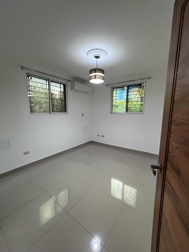 Renta De Cómodo Apartamento En Los Álamos