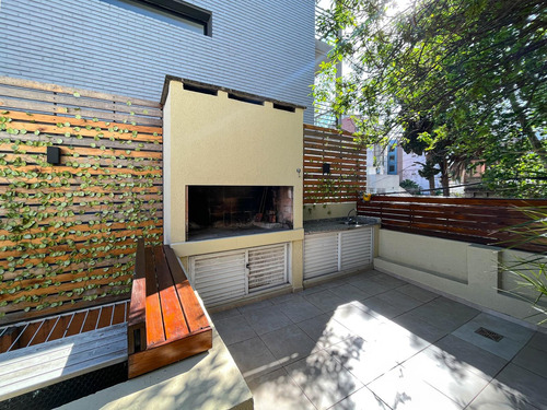 Casa De 2 Dormitorios Comodin Con Cocheras, Patio, Terraza