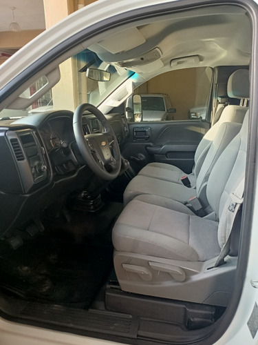 Imagen 3 de 8 de Chevrolet Silverado 3500 Chasis Largo Año 2015