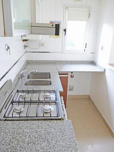 Imagen 3 de 12 de Moderno 2amb Al Frente Con Balcon Y Cochera- Se Acepta Pesos Ó Financiacion Hasta 50%. Oportunidad De Compra!!!