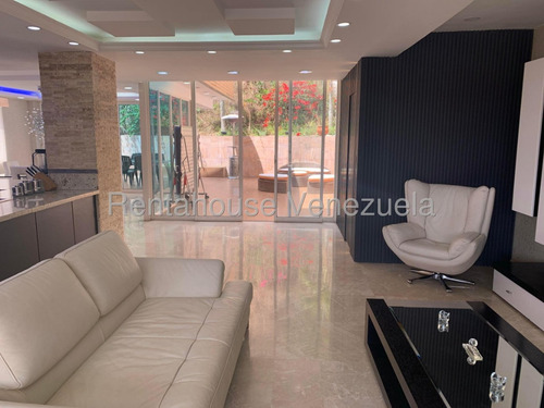 Buscas Una Quinta Donde Puedas Compartir Momentos Con Tus Familiares Y Amigos? Aqui La Tienes,moderna, Calle Cerrada Vigilancia Privada,amplia Y Bella Cocina Para Disfrutarla. Está En Alto Hatillo