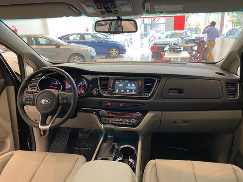Kia Carnival 2.2 Crdi Premium Avn