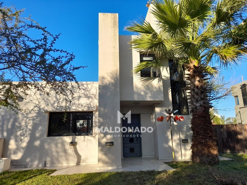 Imagen 1 de 7 de Venta Casa San Isidro