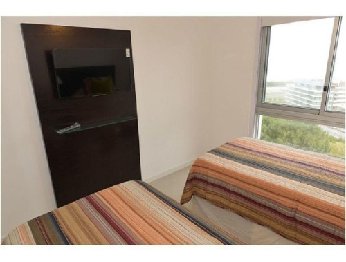 Apartamento En Alquiler Por Temporada De 2 Dormitorios En Playa Brava