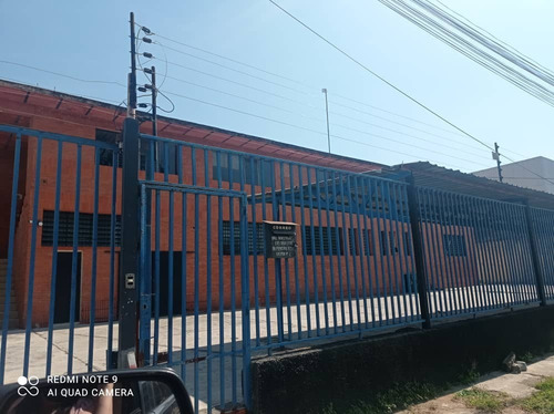Imagen 2 de 9 de Galpón En Urb. Los Criollitos, Cerca De La Cabel. Vende Crismelia Castillo