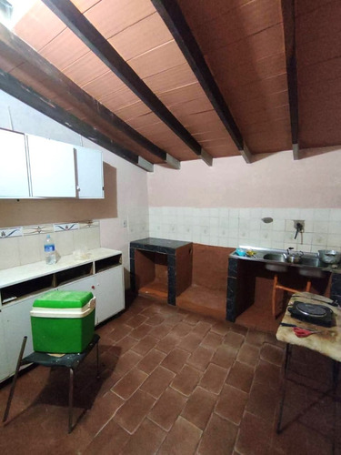 Hermosa Casa A Refraccionar