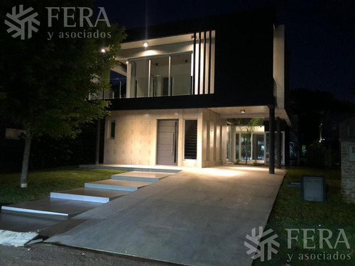 Imagen 2 de 22 de Venta De Casa 4 Ambientes Con Cochera, Fondo Libre Y Jacuzzi En Altos De Hudson Ii (26990)