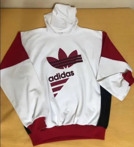 Buzo 2024 canguro adidas