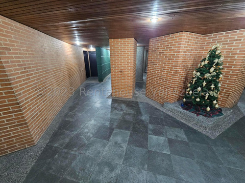 Ms: 25-1195 Se Vende Amplio Y Hermoso Apartamento En Planta Baja, En El Country Club. A=380m2, 3h, 5b, 3p.