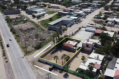 Terreno Amplio Con Cabaña En Chametla - Frente Con Carretera Al Aeropuerto