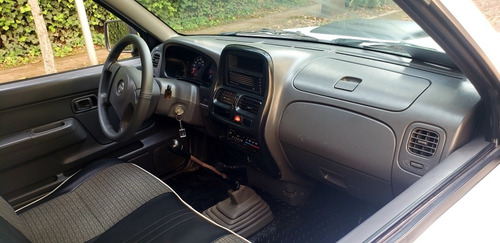 Imagen 8 de 15 de Nissan Np300 2011 2.5 Tdi Chasis Ac 4x2 Mt