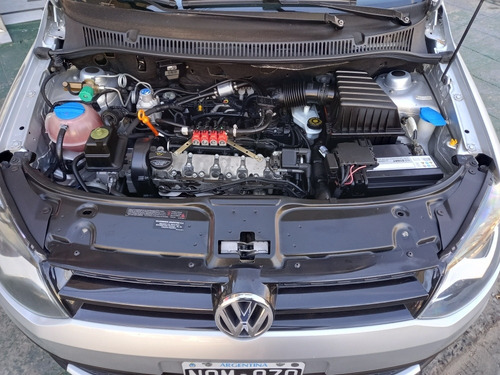 Imagen 13 de 13 de Volkswagen Suran Cros 1.6 Highline Nafta Y Gnc 2014
