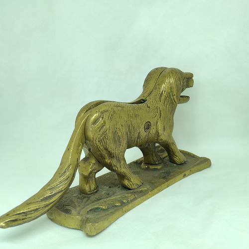 Figura Estatuillas Perro Rompe Nueces De Bronce (Usado)