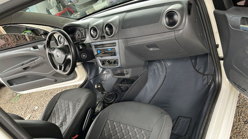Volkswagen Saveiro 1.6 Robust Cab. Simples Total Flex 2p
