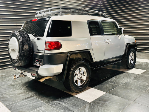 Toyota Fj Cruiser 3p Premium Aa Ee Ra Abs 4x4 At