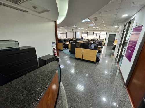 Oficina En Venta ~387 M2. Los Palos Grandes.