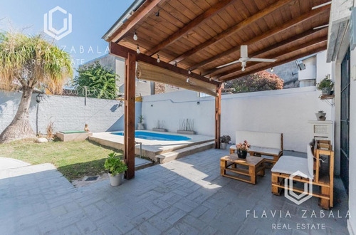 Venta Casa Tres Ambientes Con Pileta Y Jardín En Ituzaingo